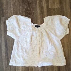 Karen Kane White Floral Embroudery Eyelet Blouse